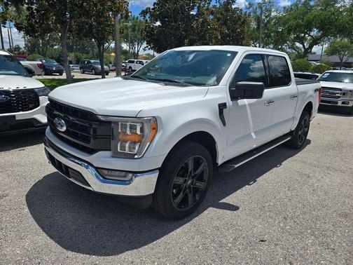 Oxford White 2022 Ford F-150 XLT