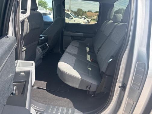 2023 Ford F-150 Lightning XLT