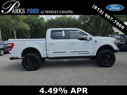 Oxford White 2023 Ford F-150 Lariat
