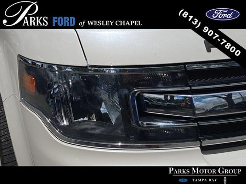 White Platinum Clearcoat Metallic 2016 Ford Flex SEL