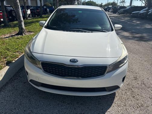 Clear White 2017 Kia Forte S