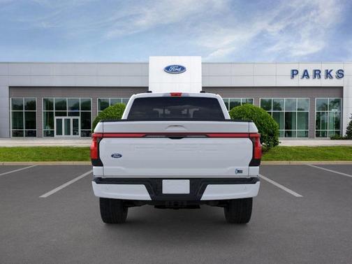 2025 Ford F-150 Lightning LARIAT
