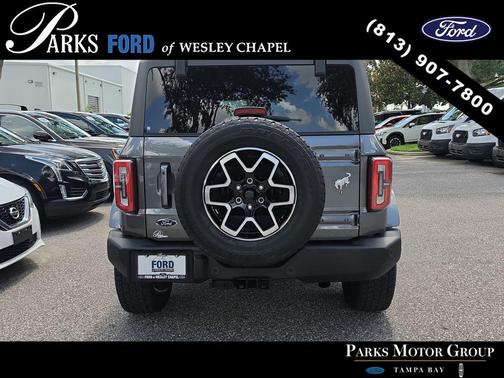 Carbonized Gray Metallic 2023 Ford Bronco Outer Banks
