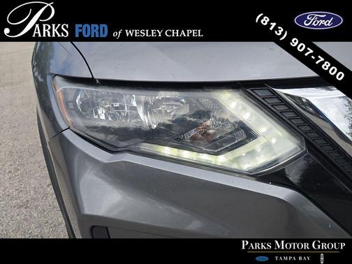 Gun Metallic 2018 Nissan Rogue SV