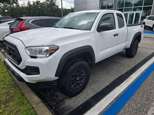 White 2022 Toyota Tacoma SR
