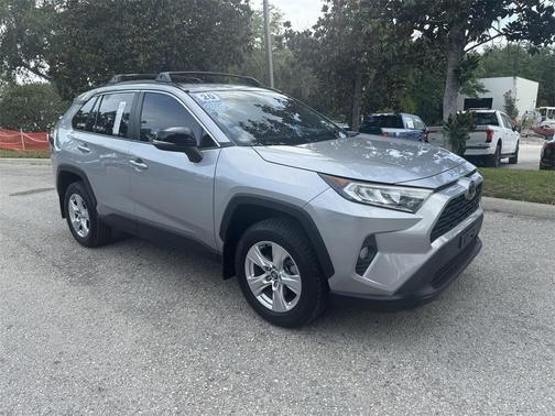 2020 Toyota RAV4 XLE