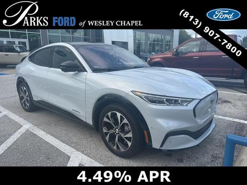 Space White Metallic 2022 Ford Mustang Mach-E Premium