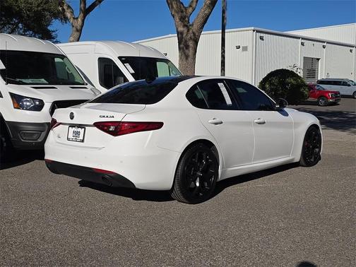 2020 Alfa Romeo Giulia Base