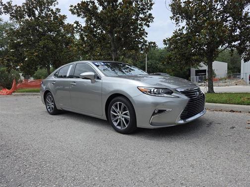 2018 Lexus ES 300h Base