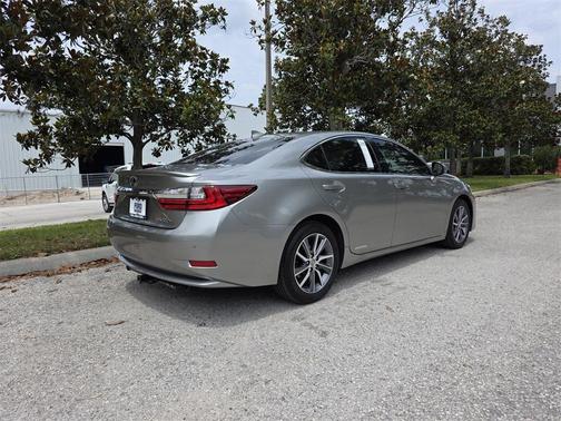 2018 Lexus ES 300h Base