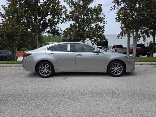 2018 Lexus ES 300h Base