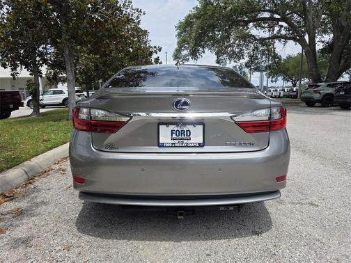 2018 Lexus ES 300h Base