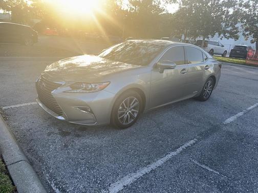 2018 Lexus ES 300h Base