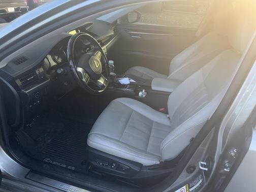 2018 Lexus ES 300h Base