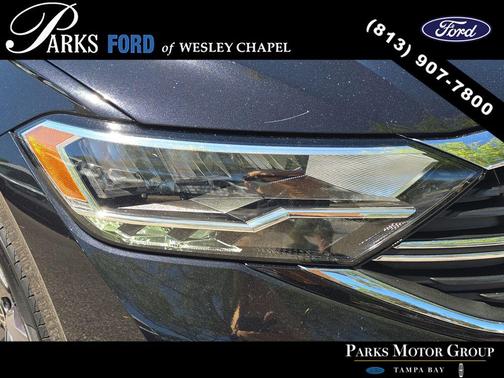 Deep Black Pearl Effect 2022 Volkswagen Jetta 1.5T SE