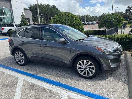 2022 Ford Escape Titanium
