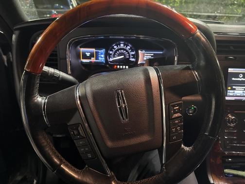 2015 Lincoln Navigator Base