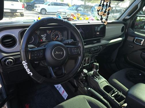 2025 Jeep Gladiator Sport