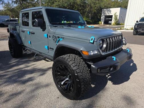 2025 Jeep Gladiator Sport