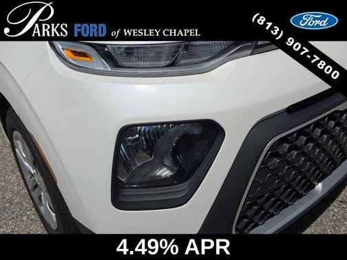 Snow White Pearl 2022 Kia Soul LX