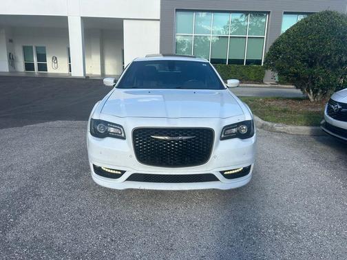 Bright White Clearcoat 2017 Chrysler 300 S