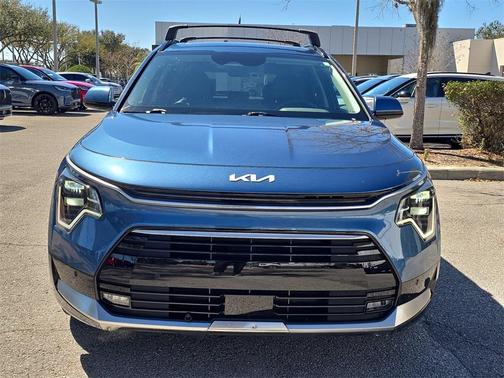 2023 Kia Niro Plug-In Hybrid SX Touring