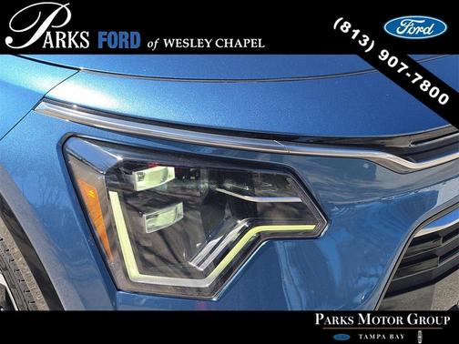 2023 Kia Niro Plug-In Hybrid SX Touring