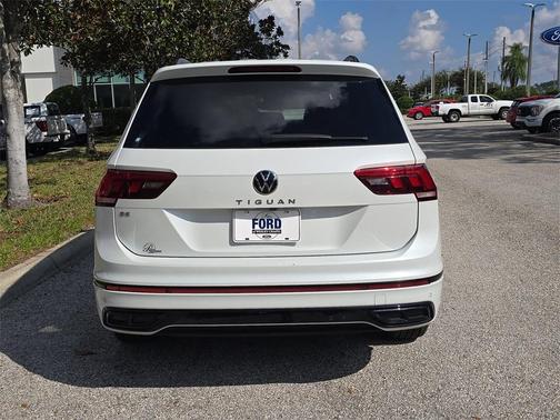 2022 Volkswagen Tiguan 2.0T SE R-Line Black