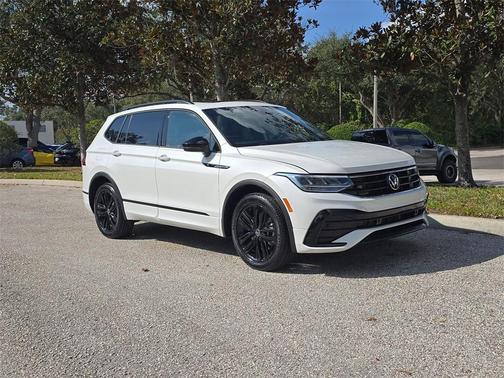 2022 Volkswagen Tiguan 2.0T SE R-Line Black