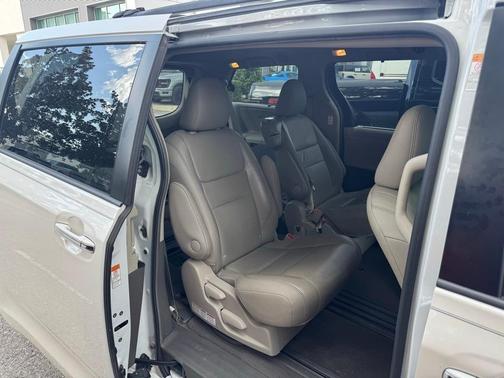 2017 Toyota Sienna L