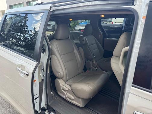 2017 Toyota Sienna L