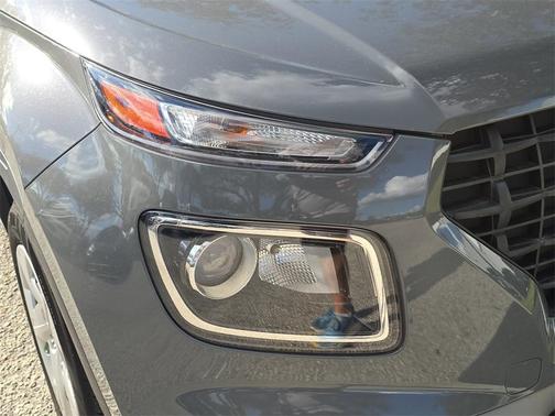 2020 Hyundai VENUE SE