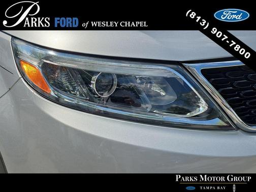 Bright Silver 2014 Kia Sorento LX