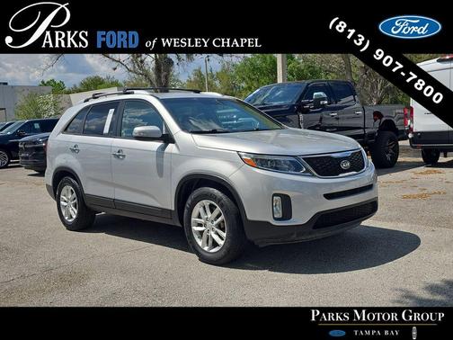 Bright Silver 2014 Kia Sorento LX