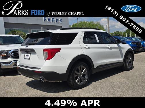 Oxford White 2021 Ford Explorer XLT