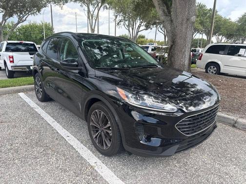 Black Metallic 2022 Ford Escape SE