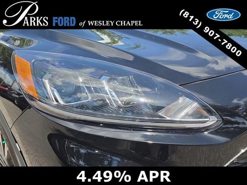 Black Metallic 2022 Ford Escape SE