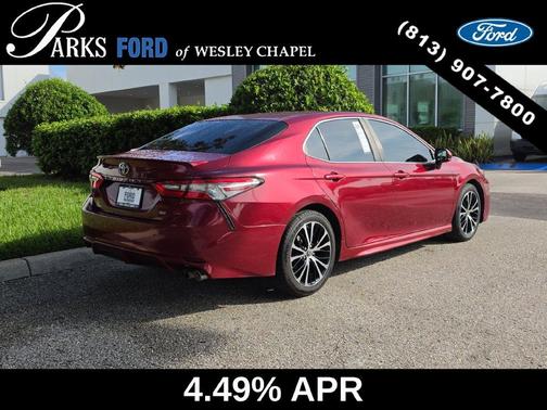 Pearl 2018 Toyota Camry SE