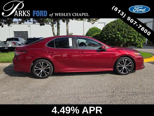 Pearl 2018 Toyota Camry SE