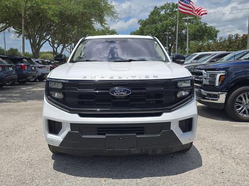 Oxford White 2025 Ford Expedition Active