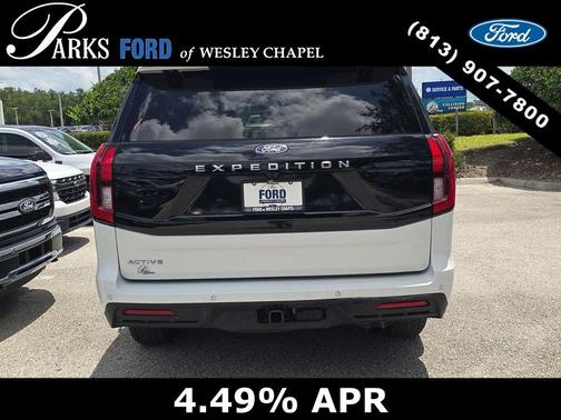 Oxford White 2025 Ford Expedition Active