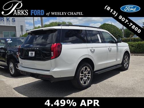 Oxford White 2025 Ford Expedition Active