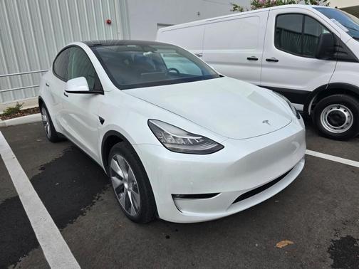 2022 Tesla Model Y Long Range