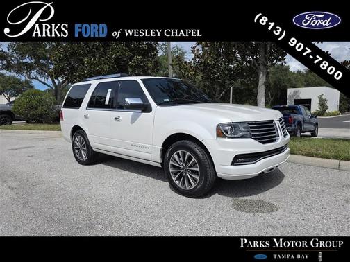2017 Lincoln Navigator Select