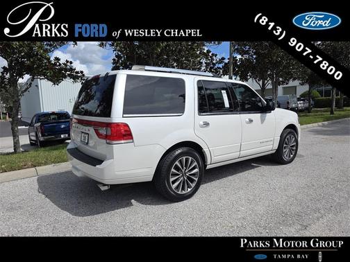 2017 Lincoln Navigator Select