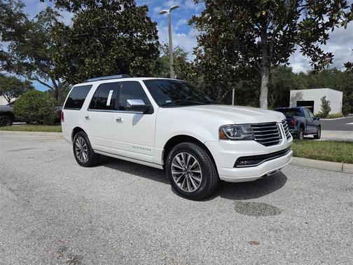 2017 Lincoln Navigator Select