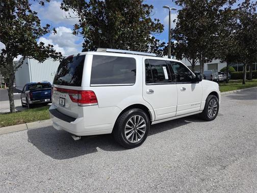 2017 Lincoln Navigator Select