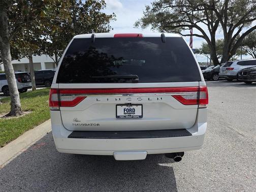 2017 Lincoln Navigator Select