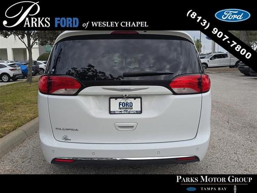 2017 Chrysler Pacifica Touring-L