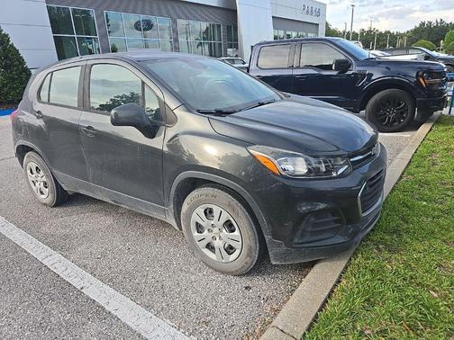 Nightfall Gray Metallic 2019 Chevrolet Trax LS